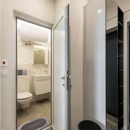 Sweet Tiny Center Space * Warna
