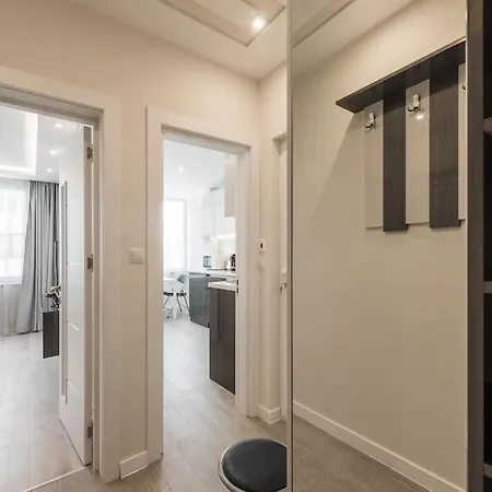 Sweet Tiny Center Space * Warna